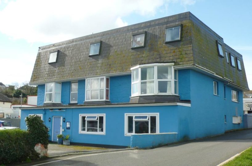 16 Bedroom Guest House Located In Newquay