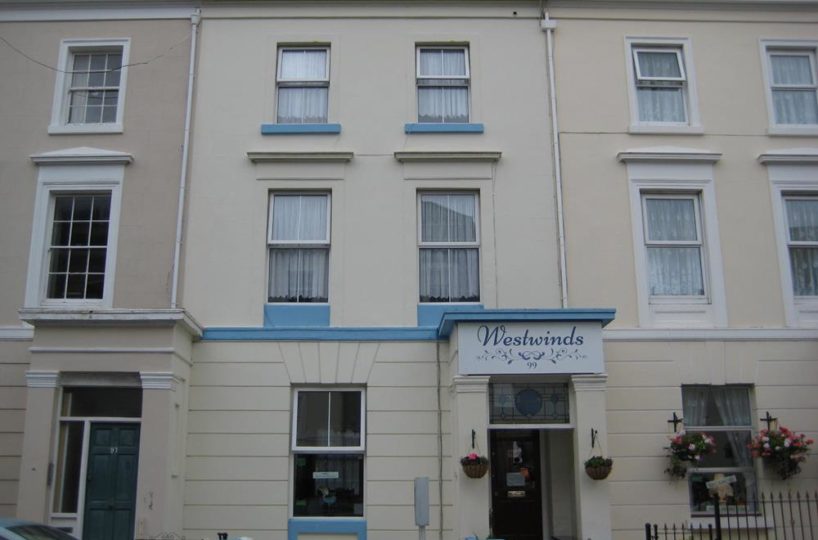 9 Bedroom Guest House In The Plymouth Hoe Area