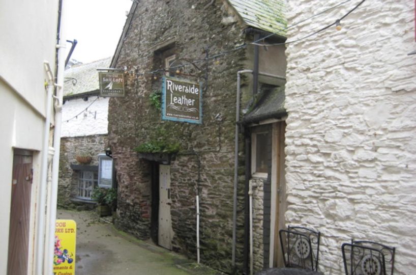 Leasehold Retail Unit Located In Looe